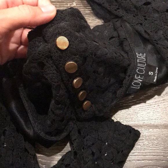 Like New- Long sleeve cropped Top - Picture 5 of 8